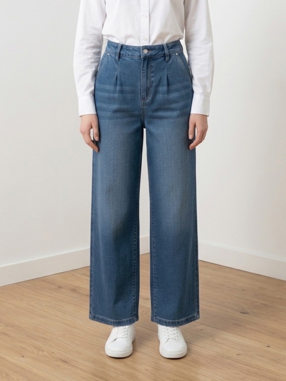 Risen Womens Jeans